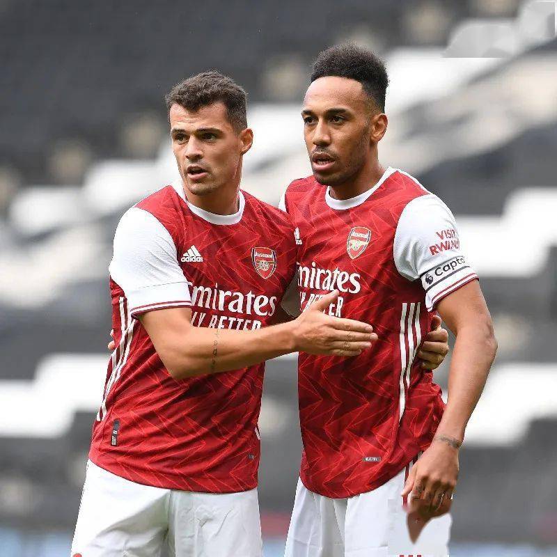 赛后广东宏远防线松动——社区盾节点到来,气氛紧张,团队化学反应显著(消防水带使用培训) 赛后广东宏远防线松动——社区盾节点到来,气氛紧张,团队化学反应显著(消防水带使用培训)