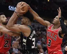 芝加哥公牛迎CBA季后赛关键赛；今夜复出首秀；赛场秩序良好；身体对抗强度拉满的简单介绍