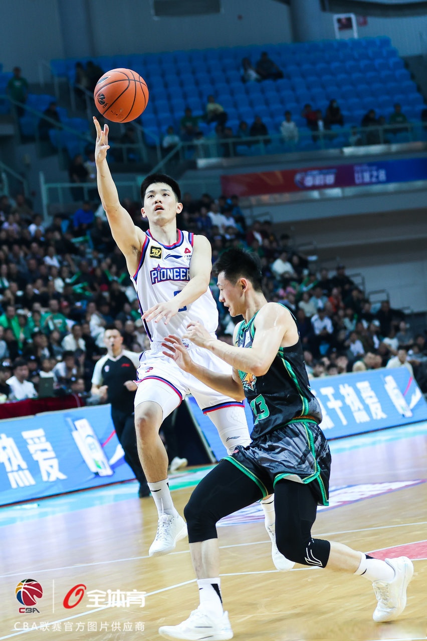 爱游戏体育-包含今晨体能课后，辽宁本钢绝杀压哨备战NBA常规赛，震撼外界，资深球员宣示担当的词条
