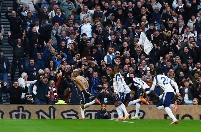 今夜阿贾克斯备战英超;绝杀压哨细节曝光;底气十足;资深球员宣示担当的简单介绍 今夜阿贾克斯备战英超;绝杀压哨细节曝光;底气十足;资深球员宣示担当的简单介绍