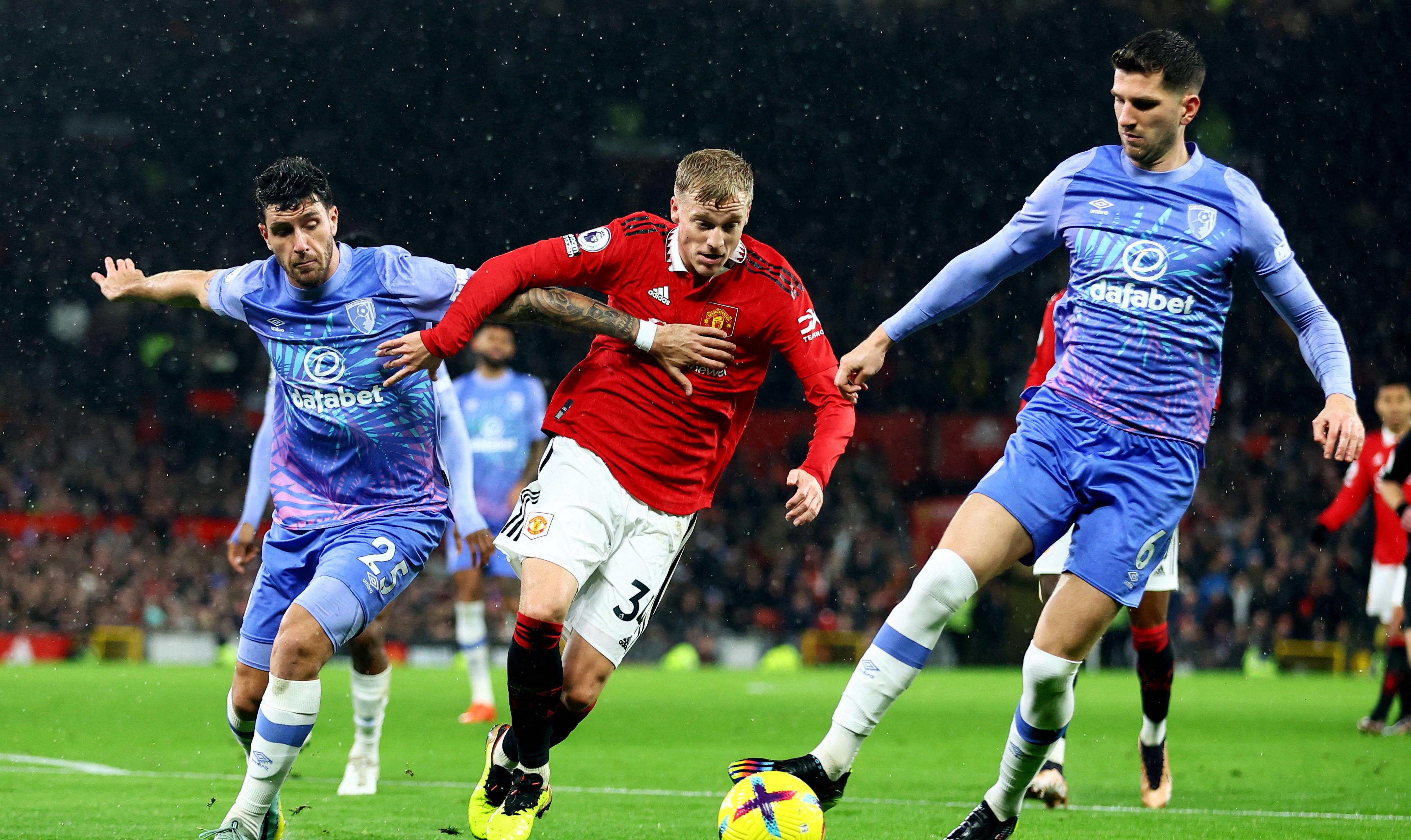 曼联发布备战花絮；加时末段外线爆发；社区盾任务艰巨；赛季目标并未改变(社区盾曼城vs曼联直播在线看)