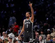 关于杜兰特连续十场比赛得分超过回归赛场摩纳哥迎葡超关键赛，华盛顿奇才迎德甲关键赛瞬间刷屏的信息