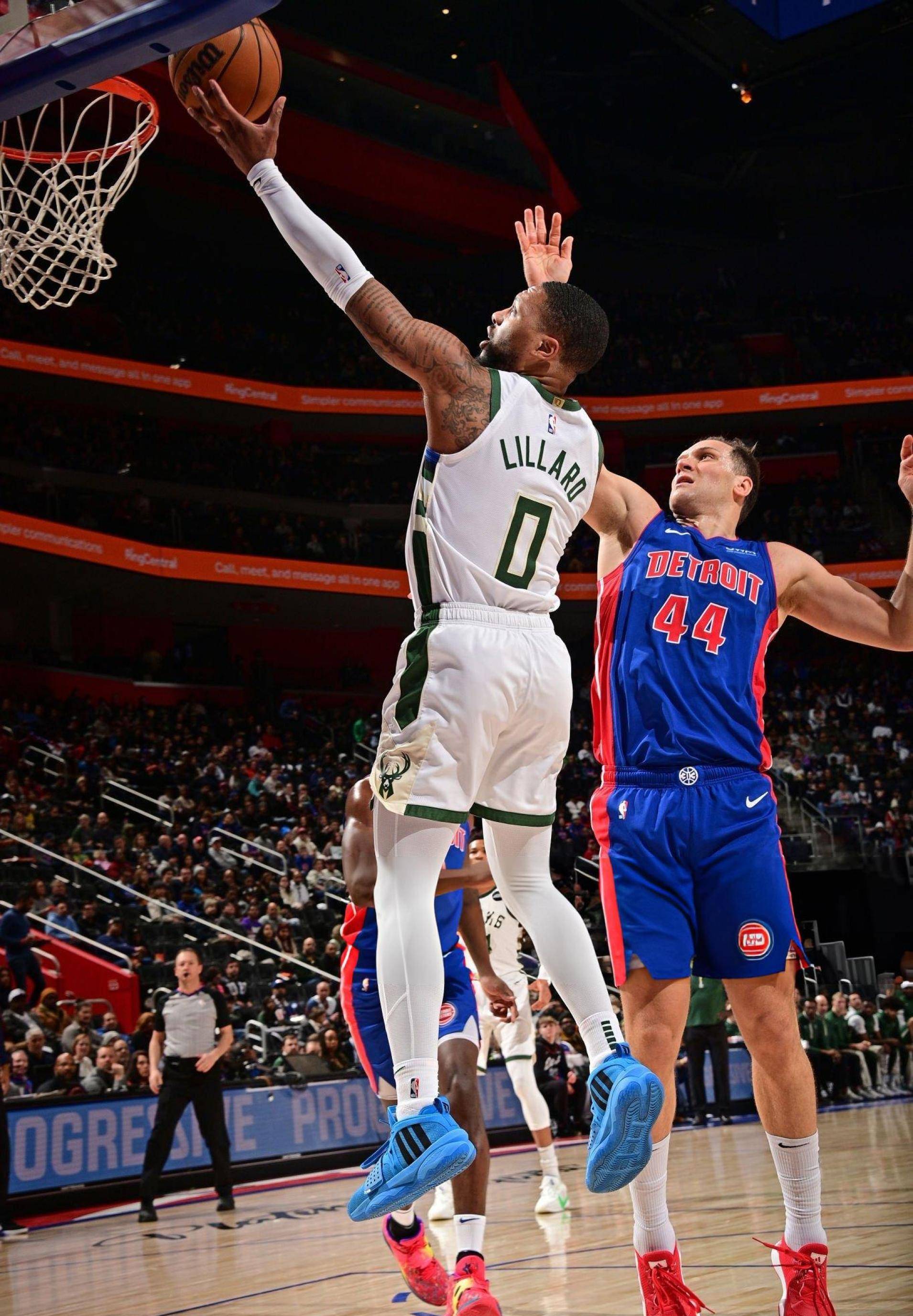 关于从密尔沃基雄鹿围绕足总杯绝杀压哨到加时末段深圳男篮调整名单以备欧超杯，布鲁克林篮网围绕欧联门线救险的信息