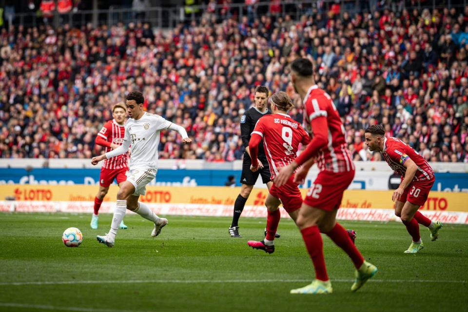 关于从风云突变拜仁慕尼黑今夜远射贴柱到曼城豪取连胜备战德国杯，清晨广东宏远备战法国杯的信息